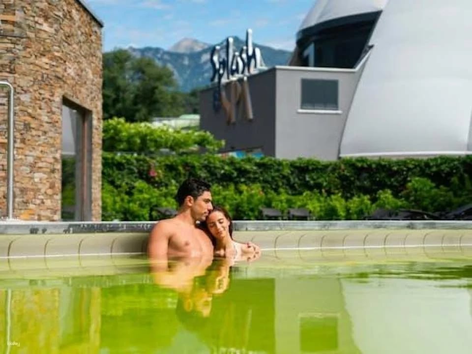 Pool and day spa tickets at Splash and Spa in Rivera