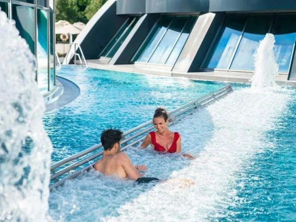 Pool and day spa tickets at Splash and Spa in Rivera