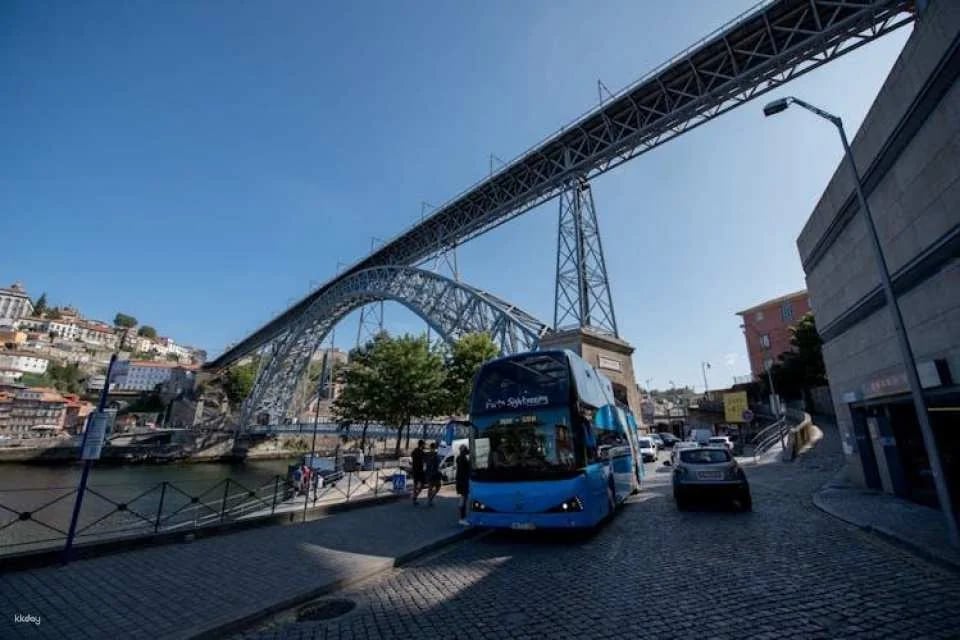 Porto 24 hours hop-on hop-off bus tour