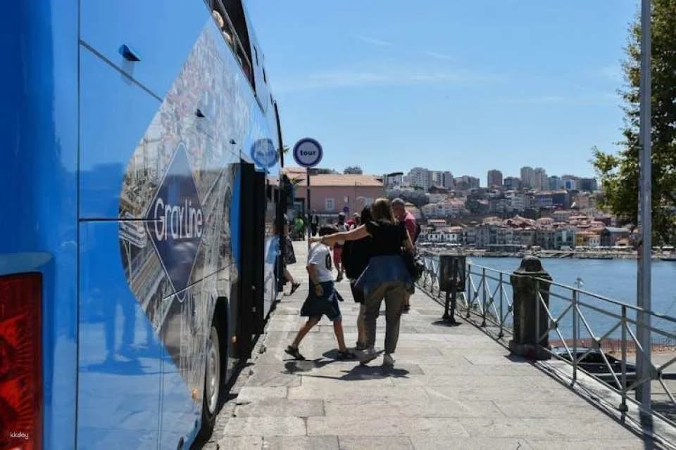 Porto 24 hours hop-on hop-off bus tour