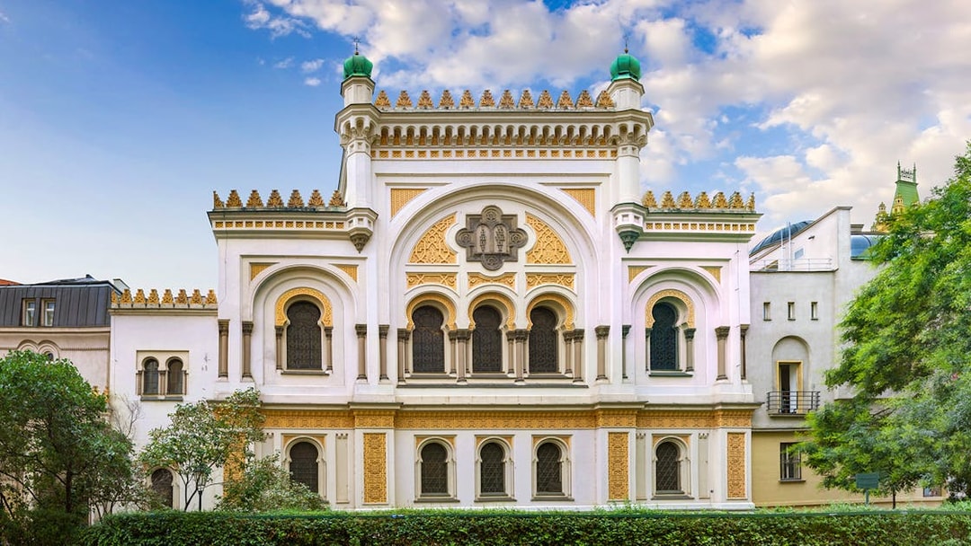 Spanish Synagogue facade in Prague's Jewish Quarter.