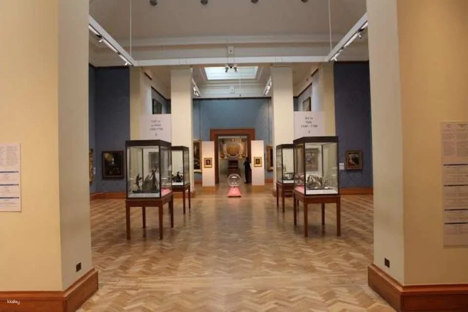 Private day tour of Cardiff with St Fagans Museum, Cardiff Castle and Cardiff Bay