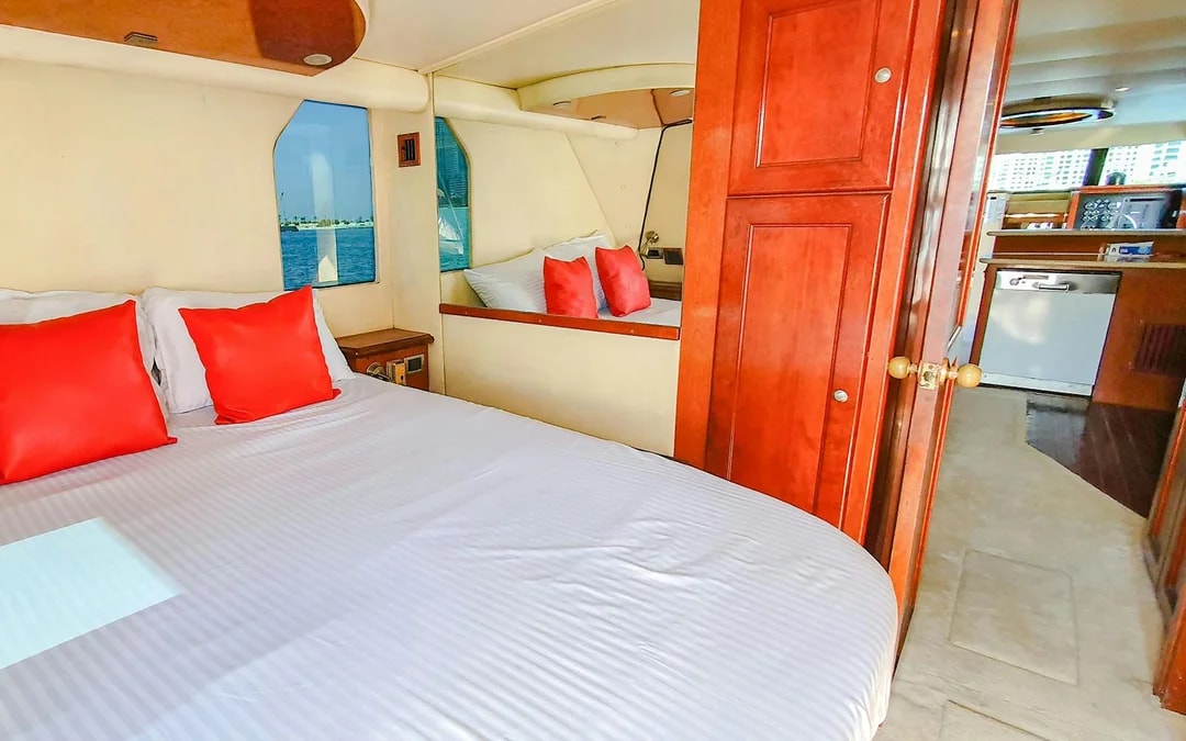 Private Luxury Yacht Rental from Dubai Marina - Groups up to 25 Image 7