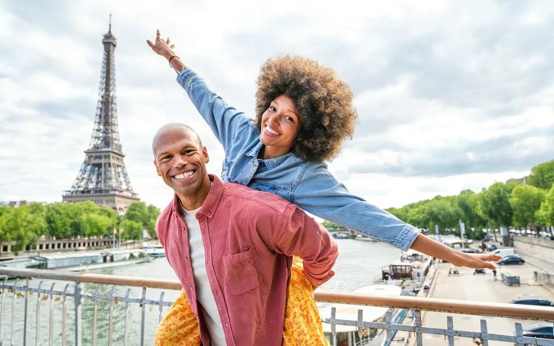 Private Photoshoot at the Eiffel Tower Image 1