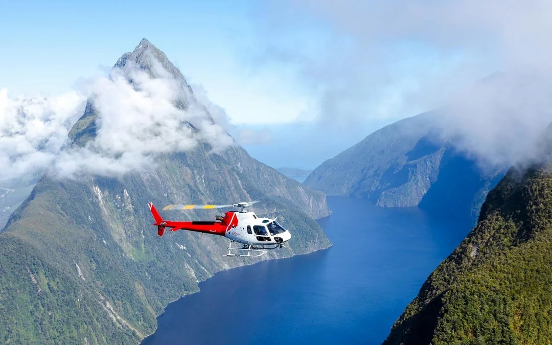From Queenstown: 4-Hour Milford Sound Helicopter Tour and Cruise Image 2