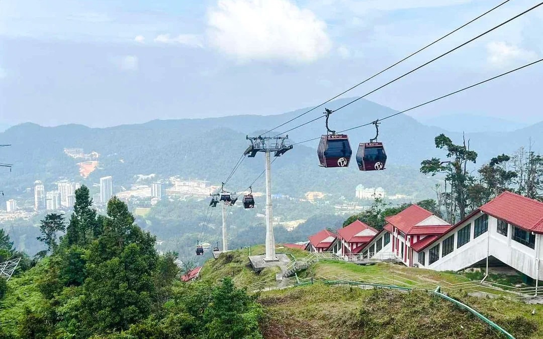 Genting Highlands Premium Outlets Cable Car & Theme Park Combos Image 7