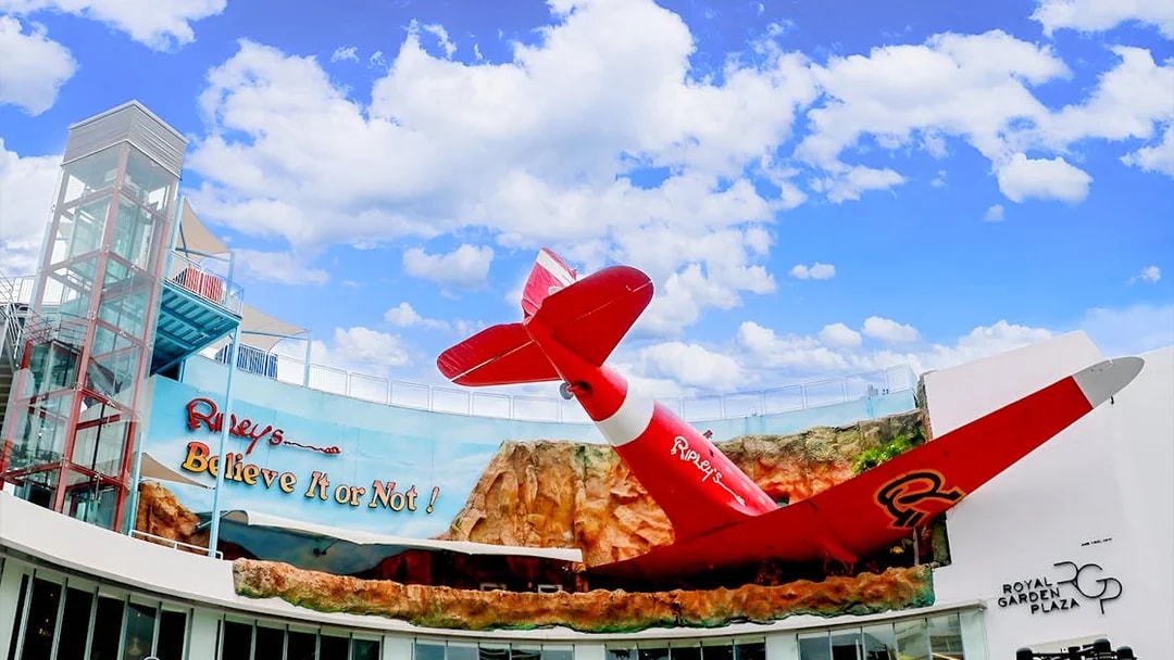 Ripley's Believe It Or Not! Museum entrance with red airplane display.