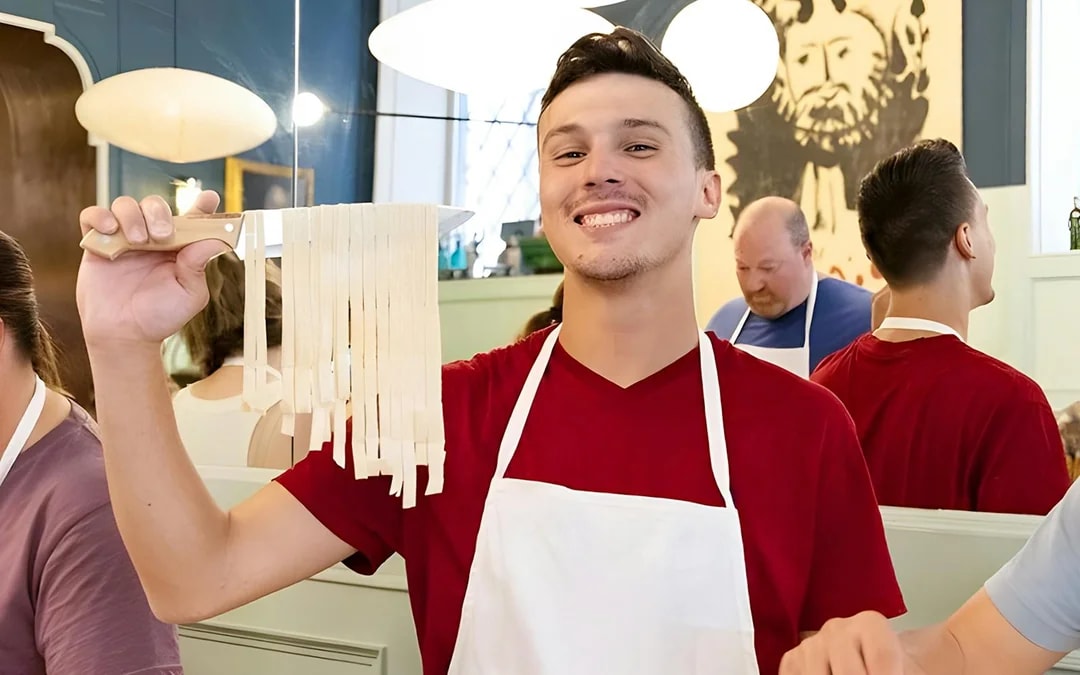 3-in-1 Cooking Class in Rome: Fettuccine, Ravioli & Tiramisù Image 8