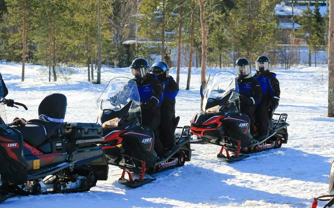 Rovaniemi: 2.5 Snowmobile Safari Adventure Image 3