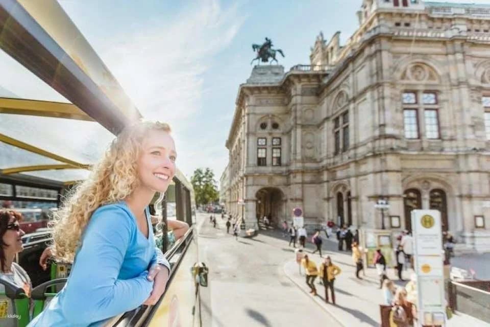 Royal Vienna 48-hour hop-on hop-off bus