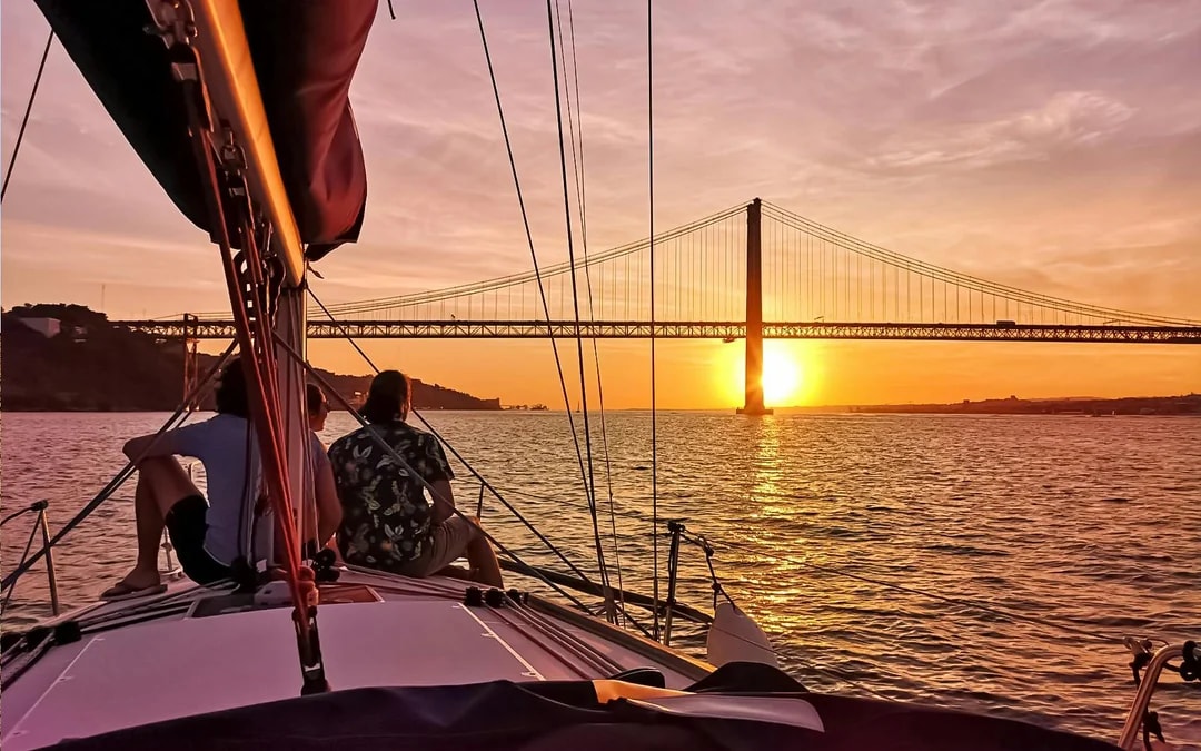 Lisbon Night Sightseeing Cruise on Tagus River Image 6