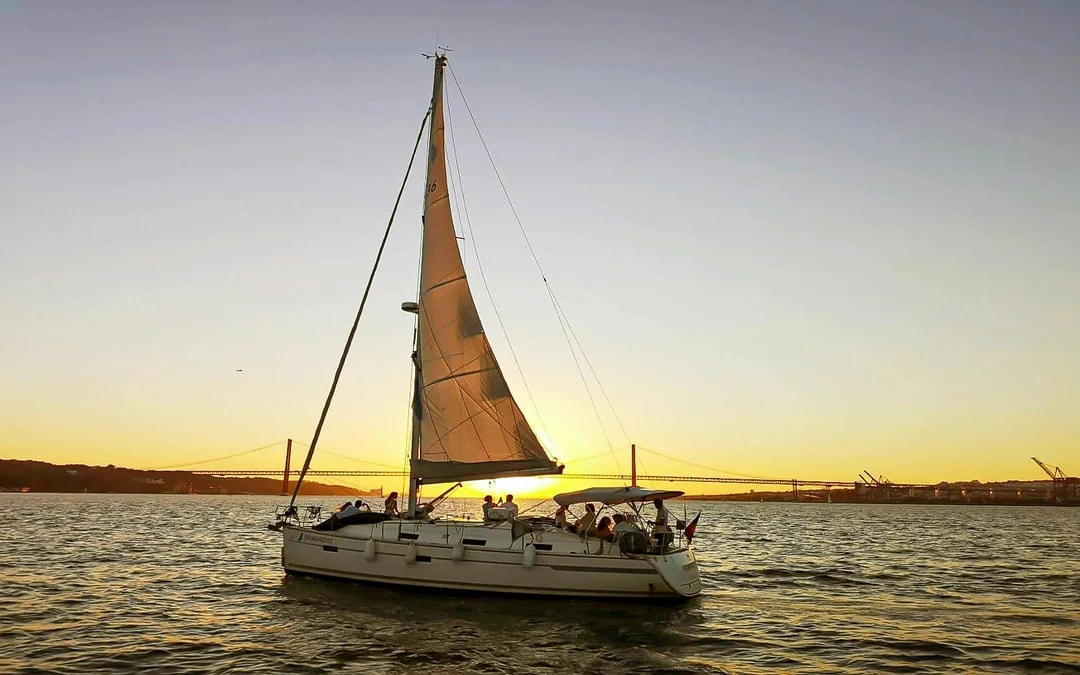 Lisbon Night Sightseeing Cruise on Tagus River Image 7