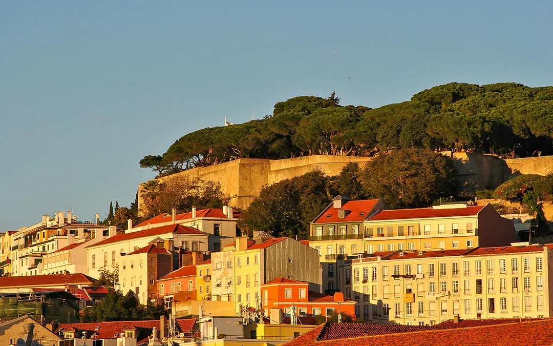 Lisbon Night Sightseeing Cruise on Tagus River Image 8