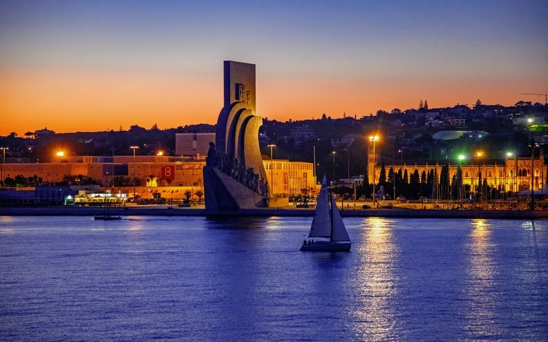 Lisbon Night Sightseeing Cruise on Tagus River Image 1