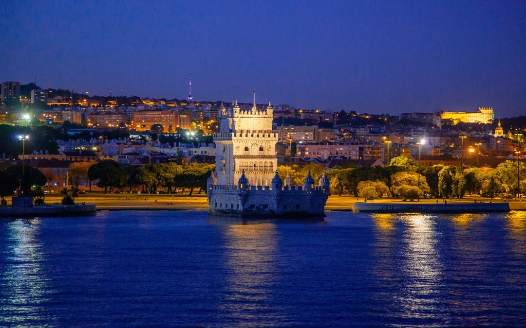 Lisbon Night Sightseeing Cruise on Tagus River Image 3