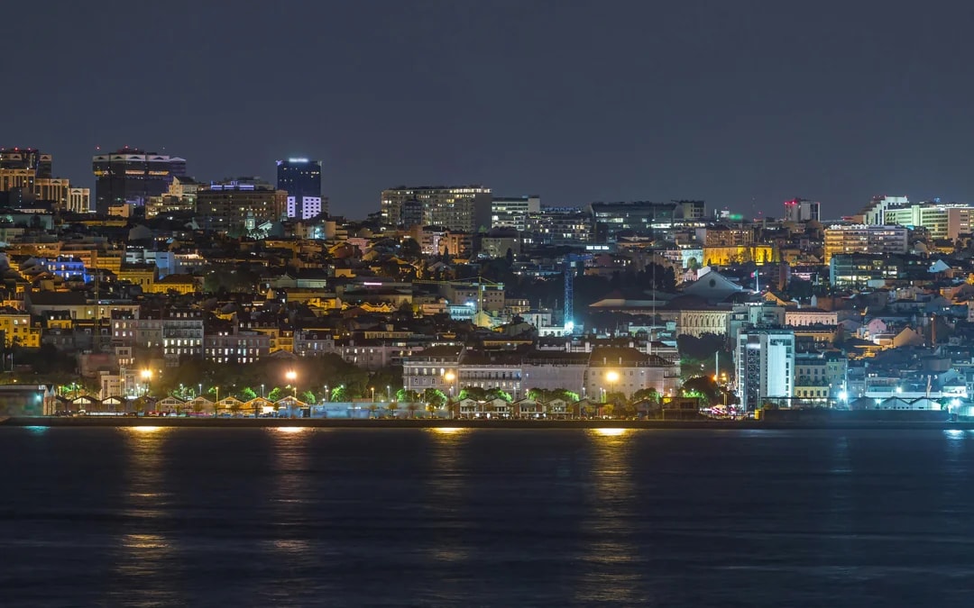 Lisbon Night Sightseeing Cruise on Tagus River Image 4