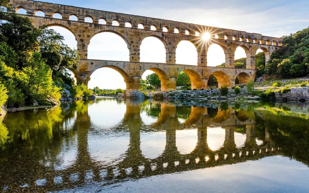Saint-Rémy-de-Provence, Les Baux-de-Provence & Pont du Gard Small-Group Day Trip
