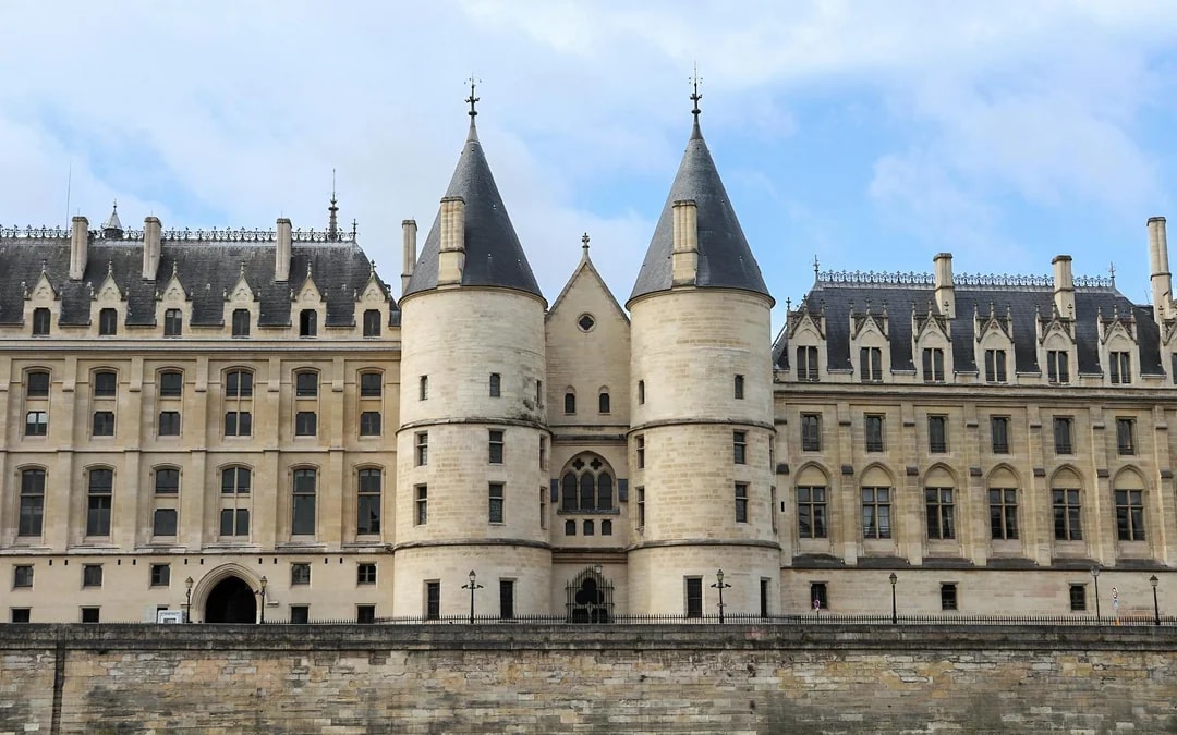 Sainte-Chapelle & Conciergerie Entry Tickets Image 10