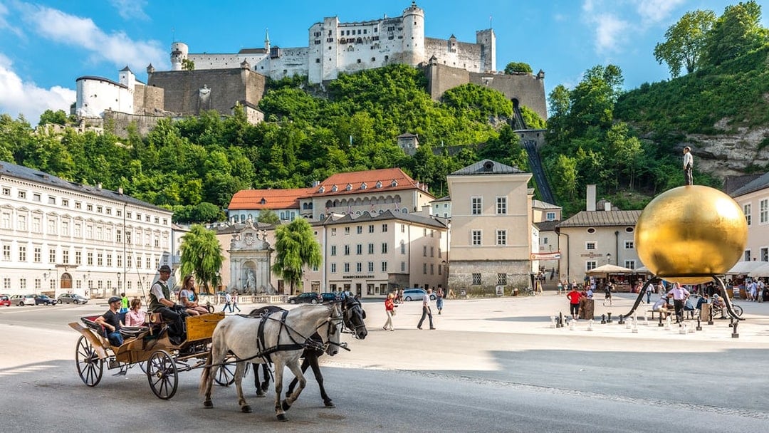From Vienna: Salzburg Day Trip by Bus