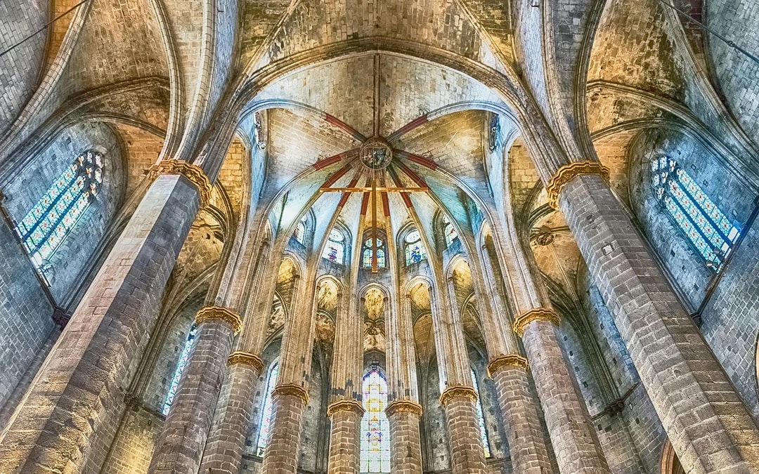 Skip-the-Line Guided Tour of Santa Maria del Mar Interior Image 4