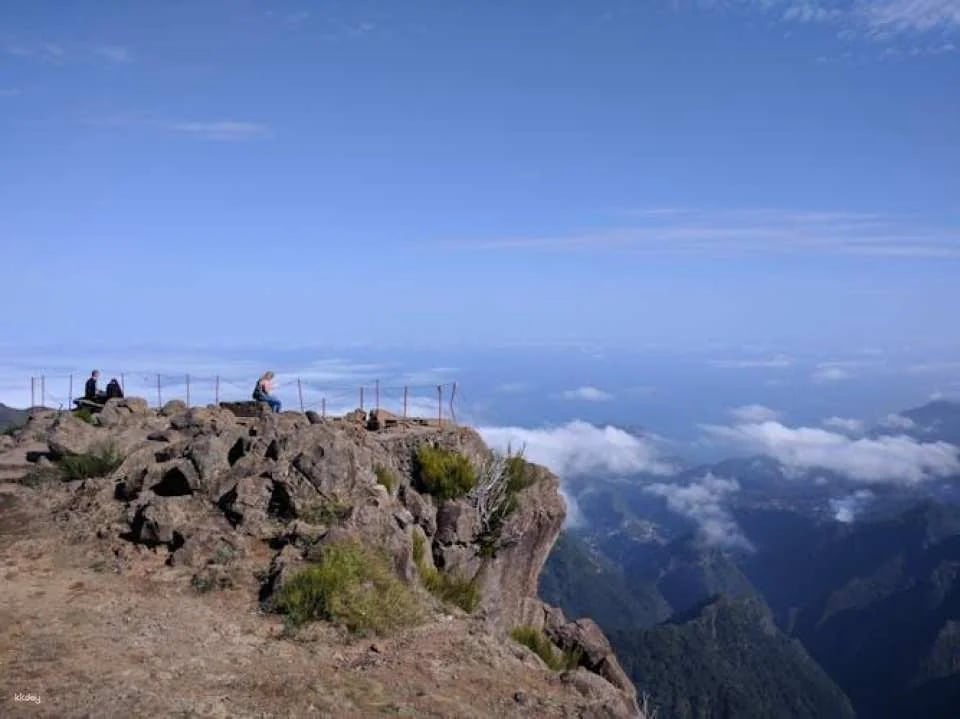 Santana Biosphere Reserve and Arieiro Peak Full Day Open Roof 4x4 Tour