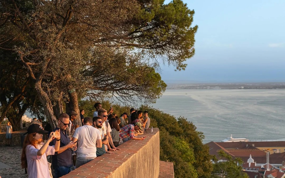 São Jorge Castle Guided Tour Image 10