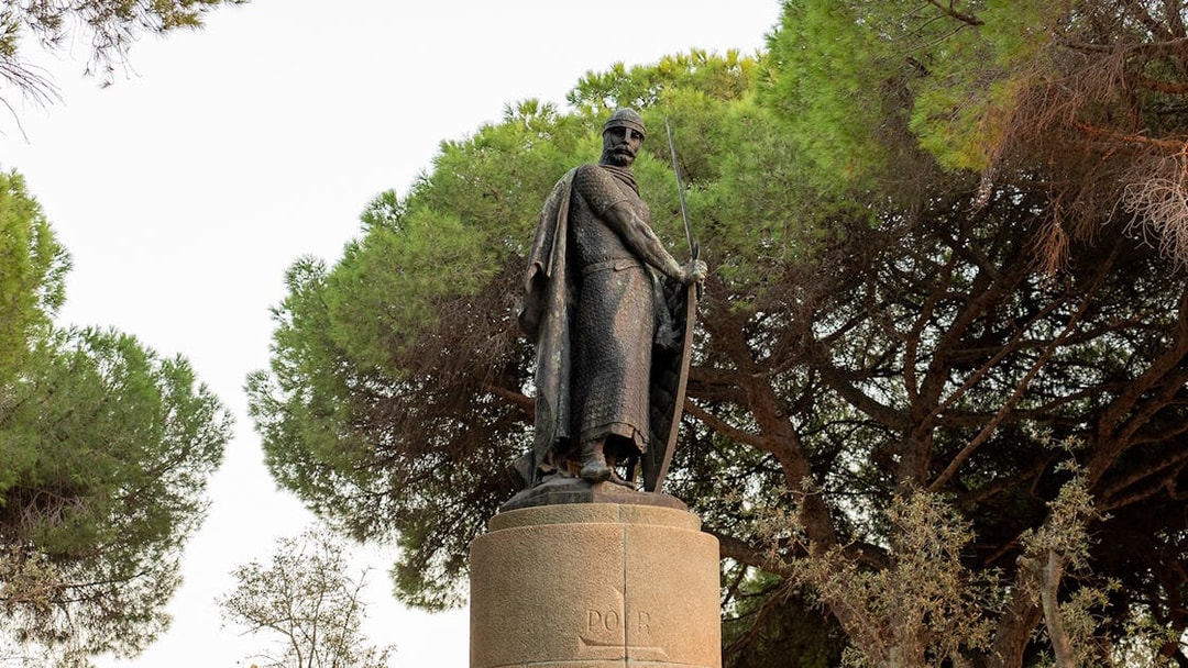 Statue of a medieval knight near St. George’s Castle, Lisbon.