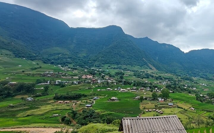 Sapa Muong Hoa Valley Guided Trek to Ethnic Minority Villages and Bamboo Forest with Lunch and Entrance Tickets Image 3