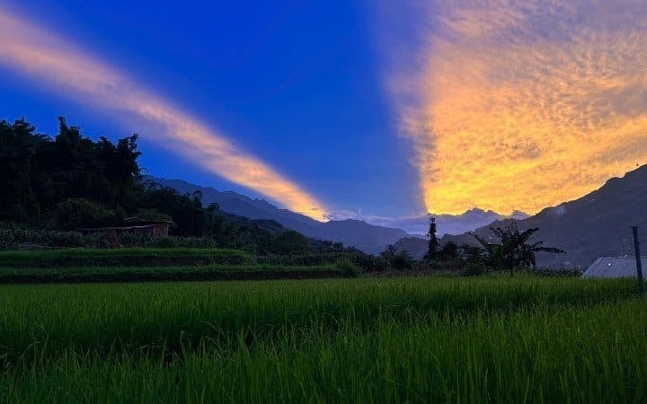 Sapa Private Sunset Valley Drive and Farm-to-Table Dinner in Giay Stilt House Image 1