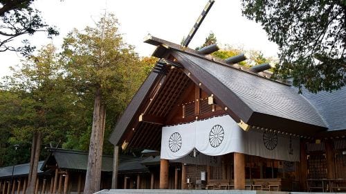 Sapporo classic 1-day tour: Hill of the Buddha + Jozankei Onsen + Hokkaido Jingu + Shiroi Koibito Park Day Tours