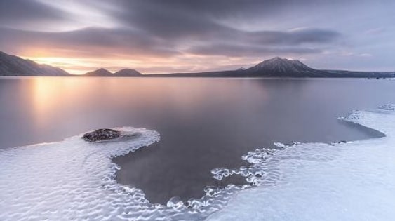 Departing from Sapporo, Hokkaido: Noboribetsu Jigokudani Valley + Lake Tōya + Shikotsu Lake Ice Festival/Outlet Mall Day Tours