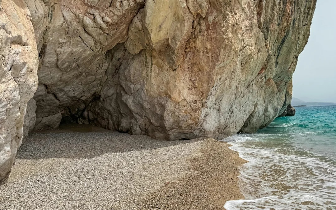 Sarandë: Ionian Coast Hidden Beaches and Caves Boat Tour Image 3