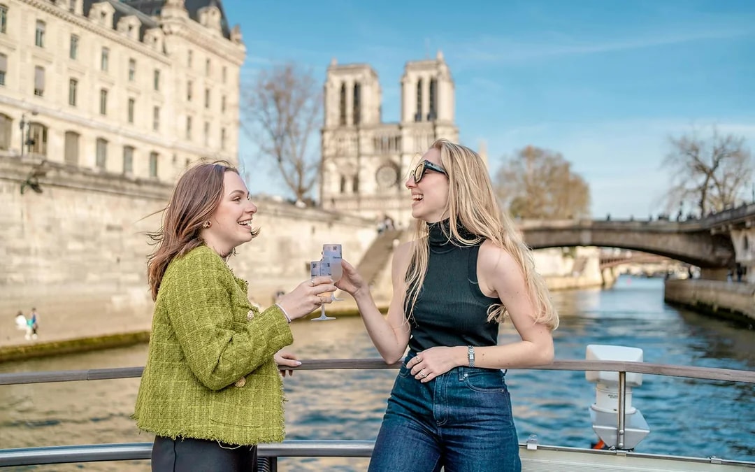 Seine River Cruise with Champagne from Notre-Dame Image 3