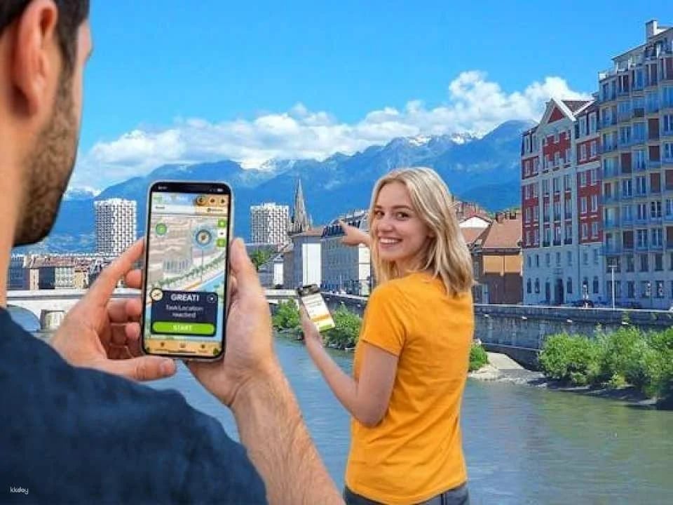 Self-guided digital scavenger hunt in Grenoble