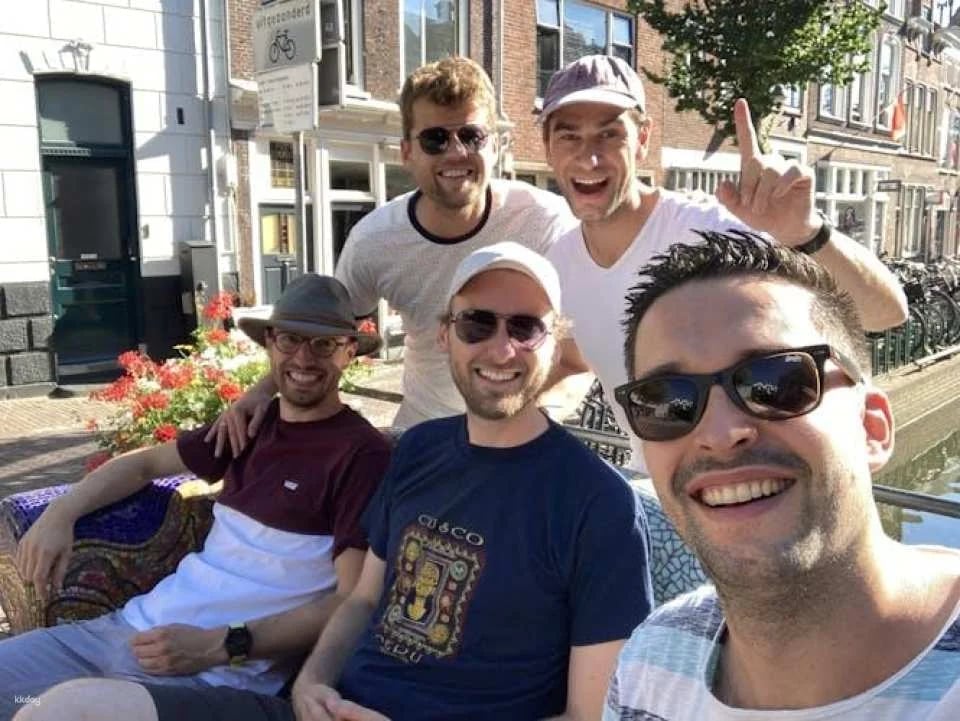 Self-guided interactive pub trail in Leeuwarden with online app