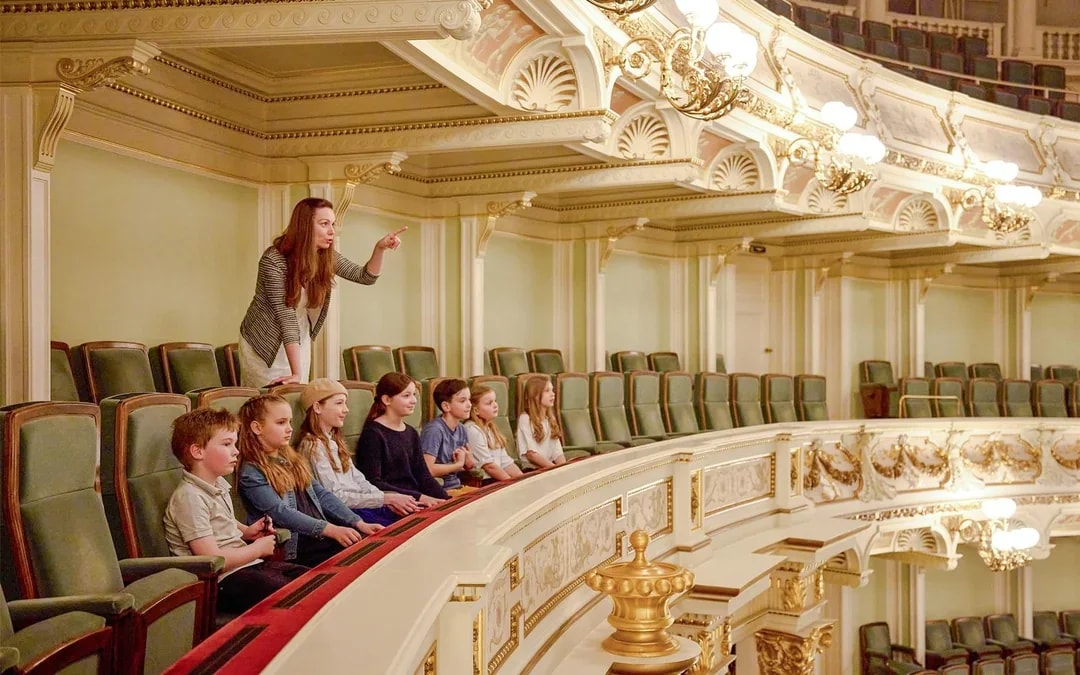 Semperoper Guided Tour for Families Image 6