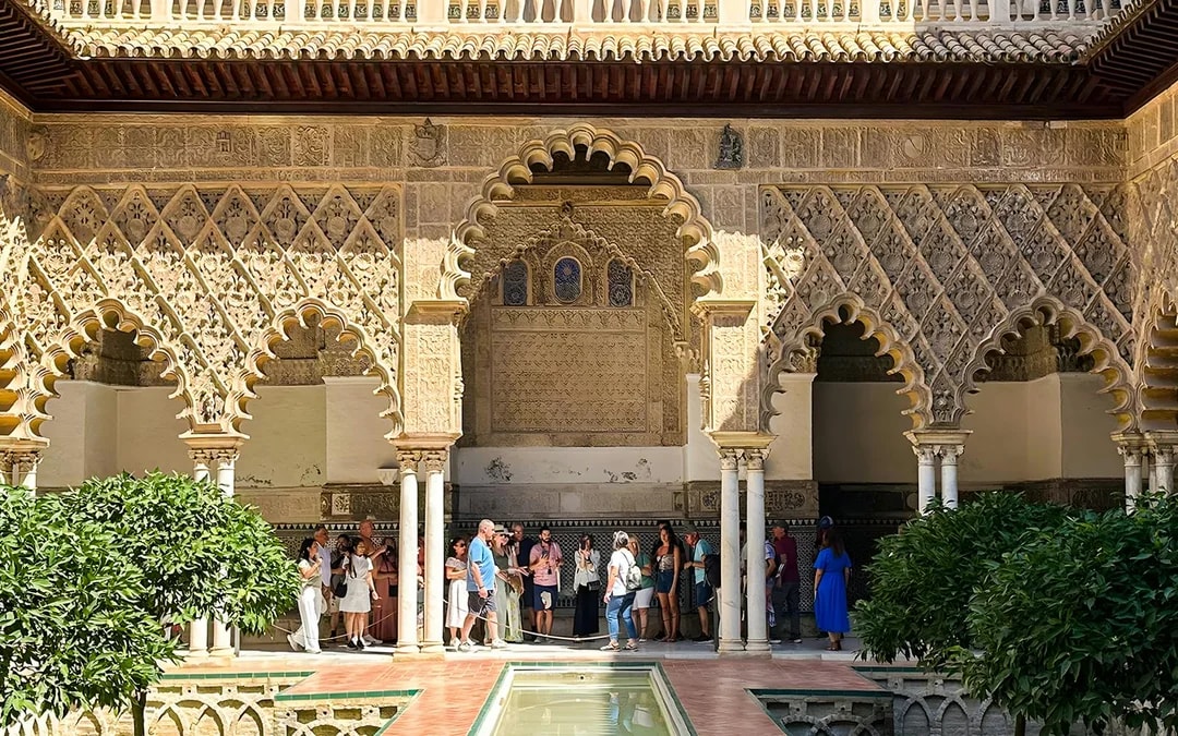 Alcázar of Seville + Seville Cathedral + La Giralda Skip-the-Line Guided Tour Image 1