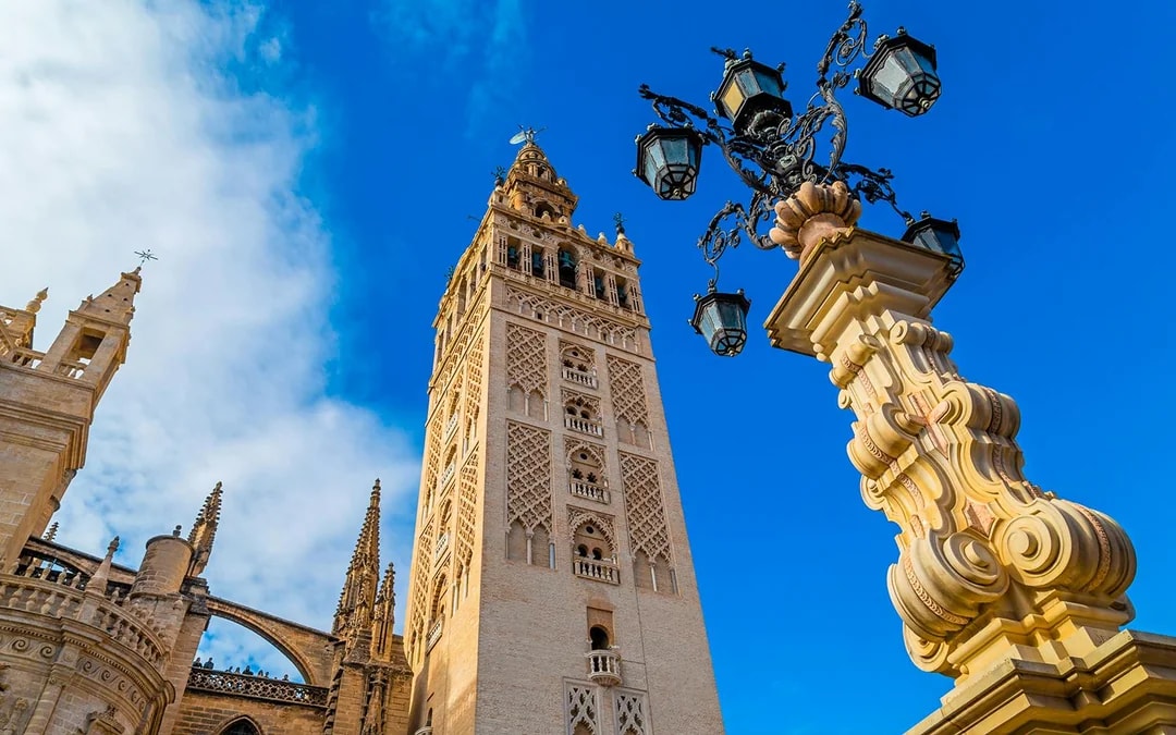 Alcázar of Seville + Seville Cathedral + La Giralda Skip-the-Line Guided Tour Image 3