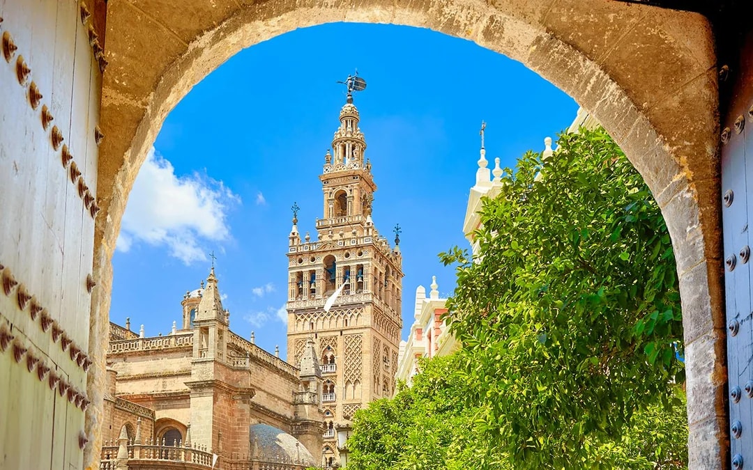 Seville Cathedral & La Giralda Skip-the-Line Guided Tour Image 3