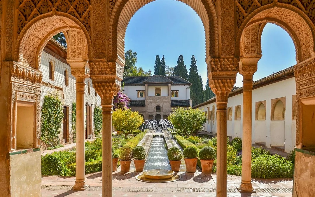 Day trips to Alhambra Image 8