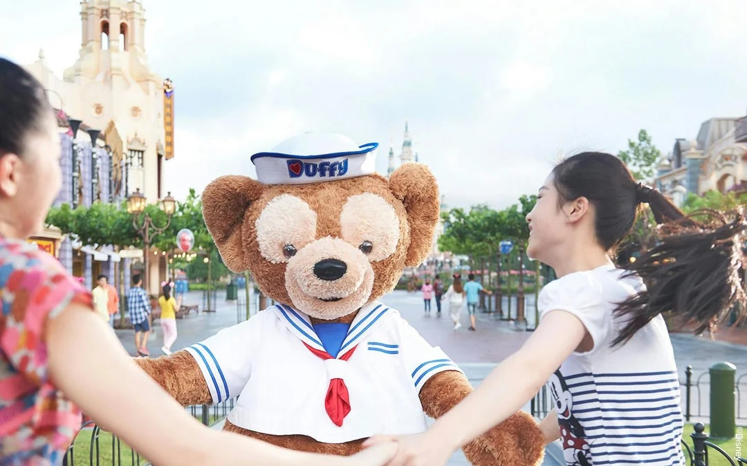 Shanghai Disneyland 1-Day Ticket with Premier Access (14 Attractions) Image 11
