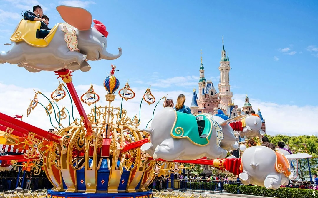 Shanghai Disneyland 1-Day Ticket With Premier Access (6 Attractions) Image 8