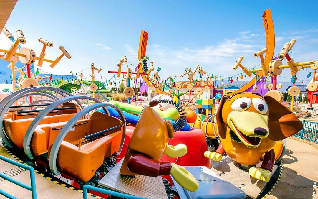 Shanghai Disneyland 1-Day Ticket With Premier Access to Zootopia & Winnie the Pooh Image 3