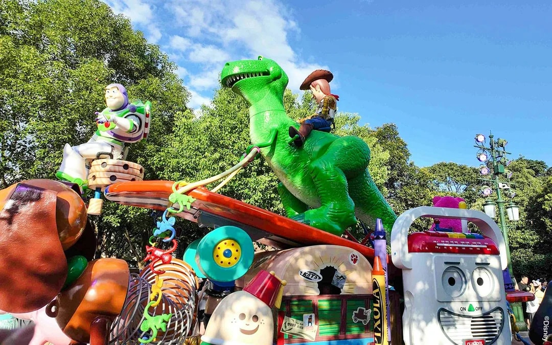 Shanghai Disneyland 1-Day Ticket With Premier Access to Zootopia & Winnie the Pooh Image 9