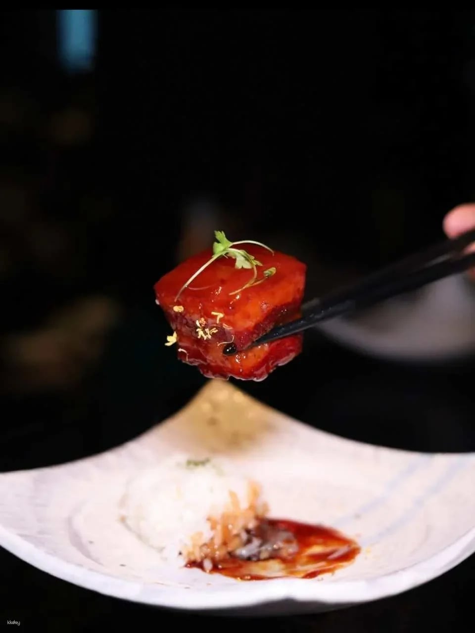 Shanghai Su Temple Crab Feast (an immersive crab feast featuring crab roe noodles and Dongpo pork inspired by Su Shi's poetry, near the Bund)