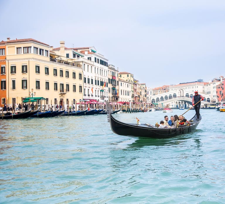 Venice: Shared Gondola Ride Across the Grand Canal