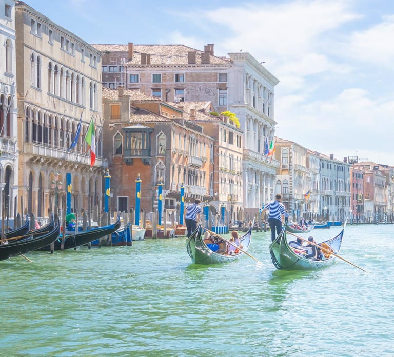 Venice: Shared Gondola Ride Across the Grand Canal