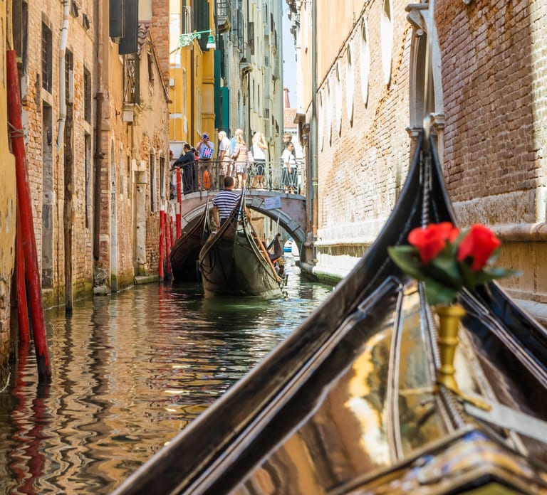 Venice: Shared Gondola Ride Across the Grand Canal