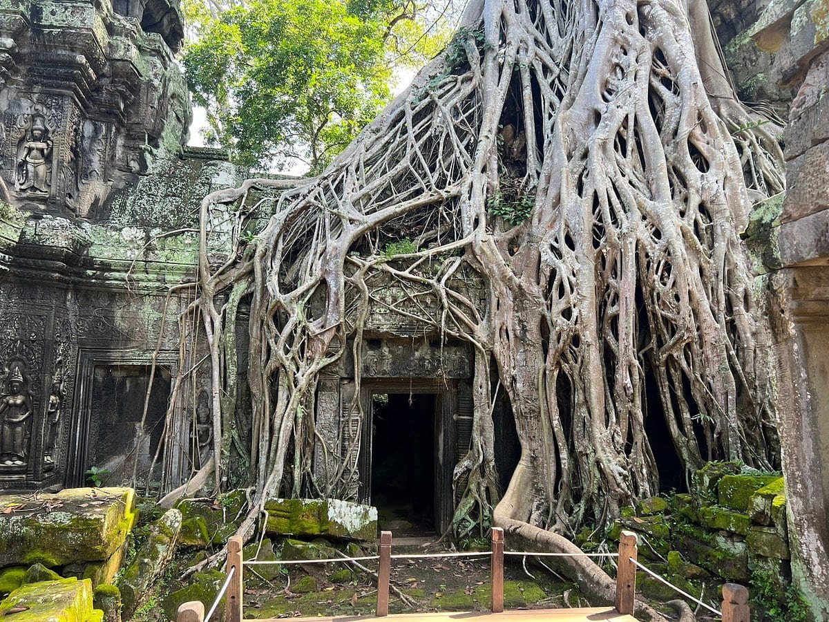 Siem Reap Car Charter Small Circle or Big Circle Tour with sunset viewing