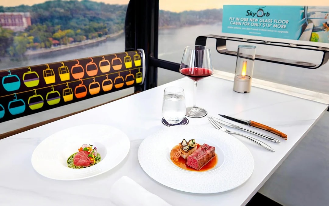 Singapore Cable Car Dining Experience
 Image 6